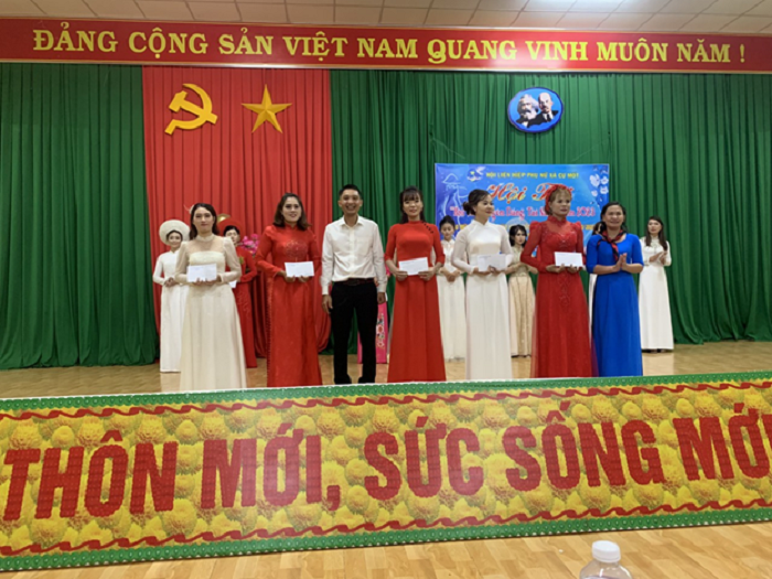 Hội LHPN xã Cư Mốt đẩy mạnh học tập và làm theo tư tưởng, đạo đức, phong cách Hồ Chí Minh